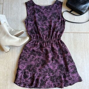 ✨CLEARANCE SALE✨ Cupcakes & Cashmere Purple and Black Floral Dress